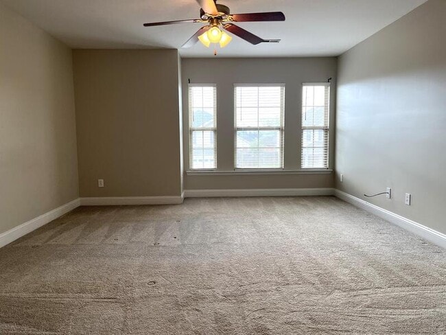 Photo - 241 Shadow Ct SW