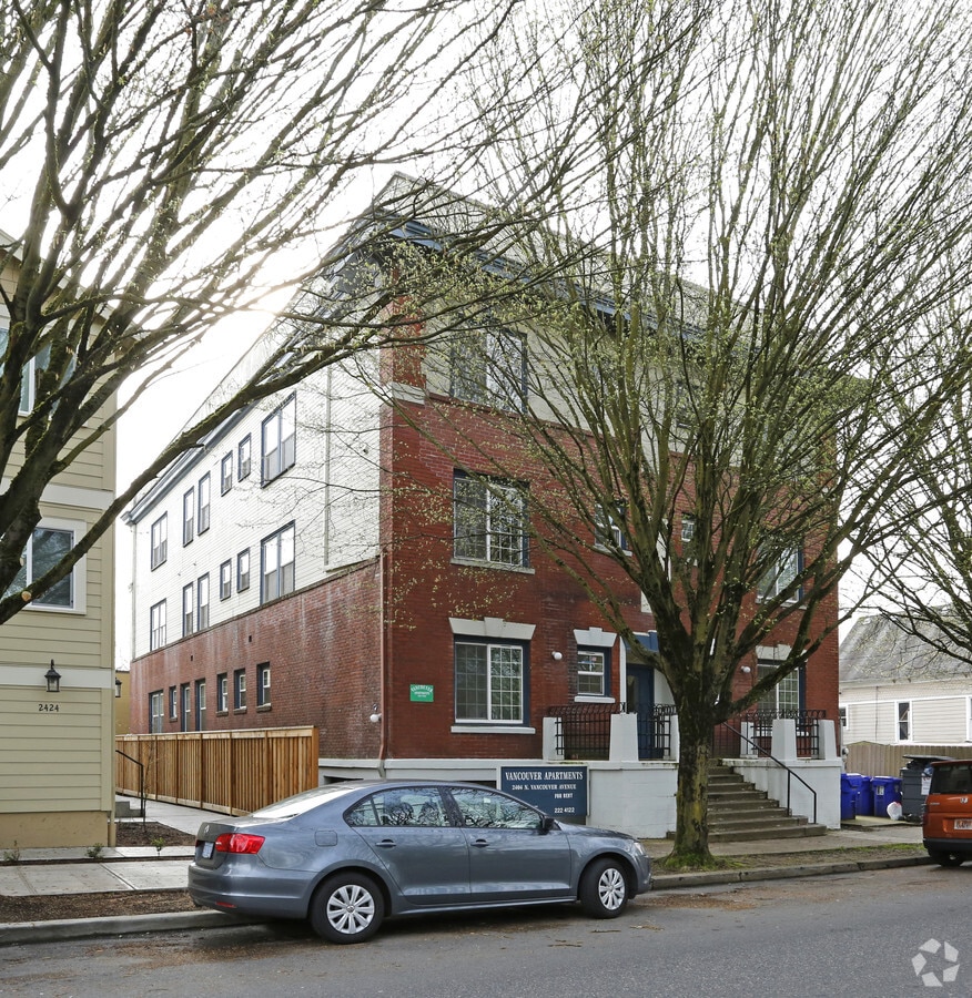 Primary Photo - 2404 N Vancouver Ave Apartments
