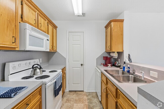 2BR, 2BA - 1,145SF - Kitchen