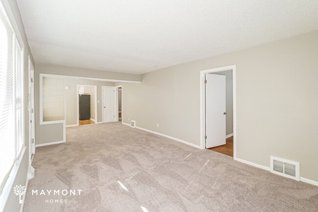 Photo - 10808 E 58 St