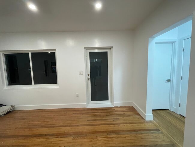 Photo - 2000 SW 17th St