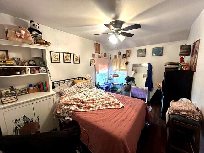 Photo - 195 Oneida St Unit 4