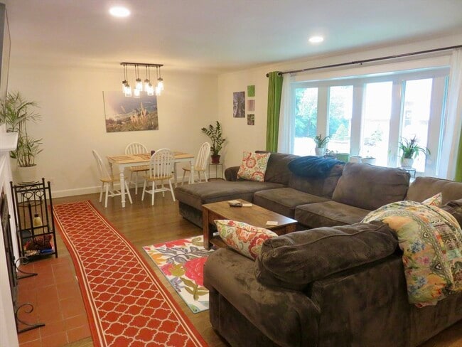 Photo - 10 Samoset Ln
