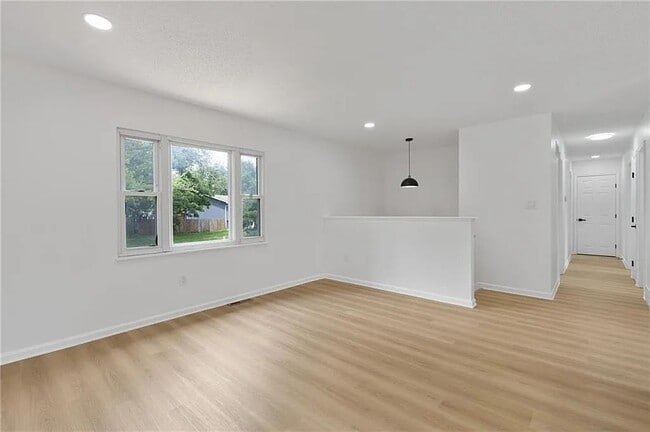 Photo - 804 S Montclaire Dr