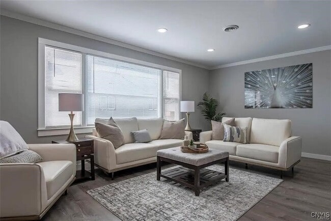 Photo - 211 10th Ave