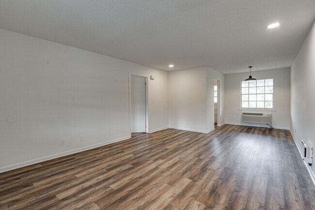 Photo - 2845 Dayton Blvd Unidad 9