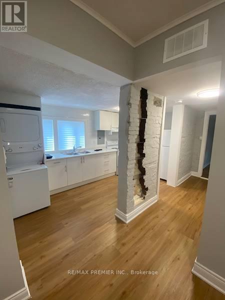 Photo - 1126 King St E Unit C