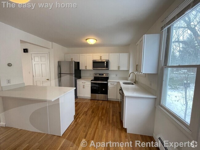 Building Photo - 26 Thorndike St Unit #3 Rental