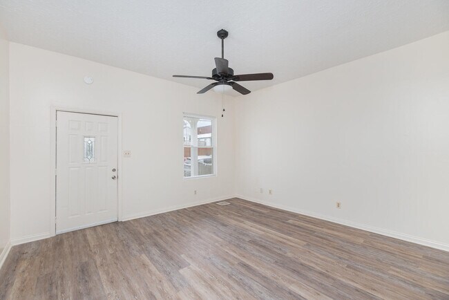 Photo - 127 5th Ave
