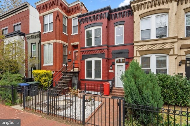 Building Photo - 1417 1st St NW