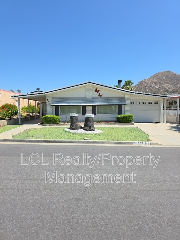 Photo - 30715 Arenga Palm Dr House