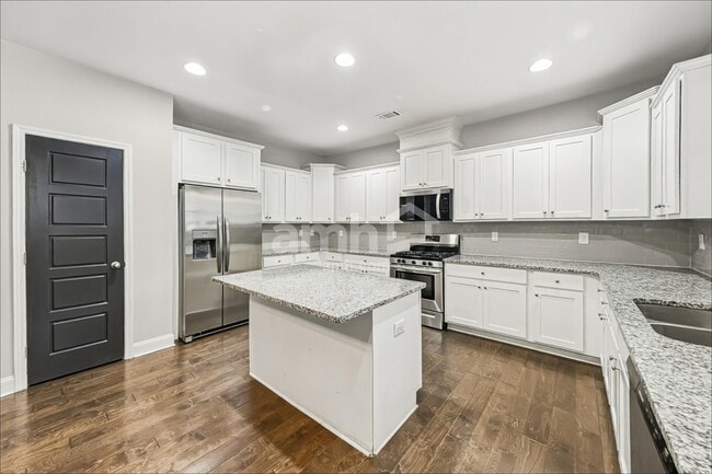 Photo - 1200 Victoria Walk Ln