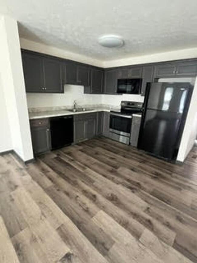 Photo - 585 Birch Hill Dr