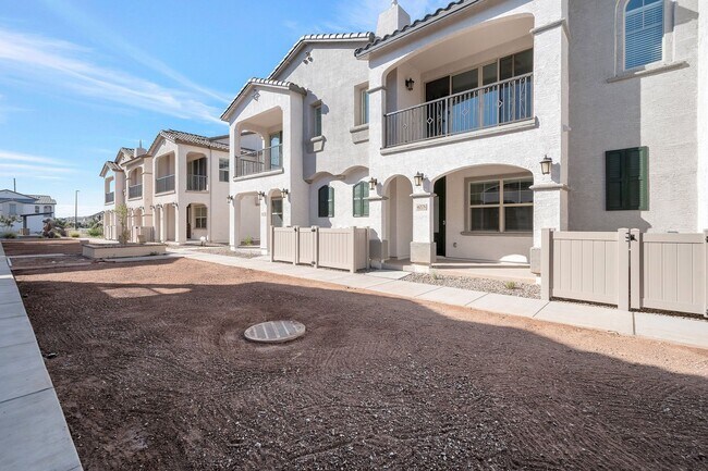 Photo - Like New Luxurious Modern 3 Bedroom 2 Bath...