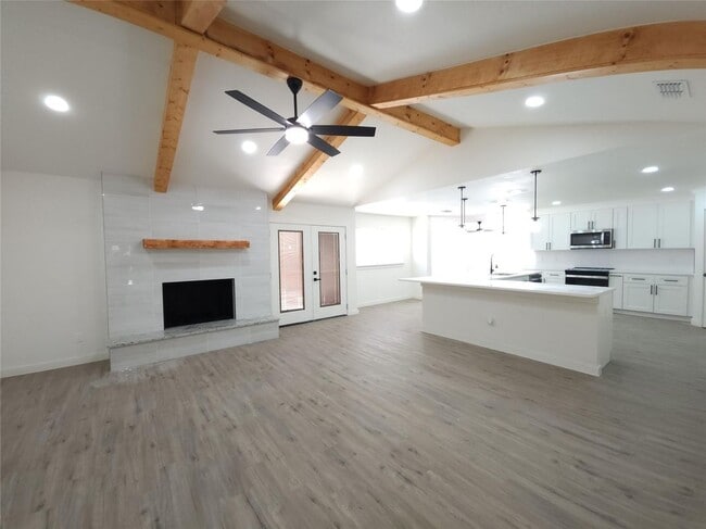 Photo - 1502 Hiawatha Way