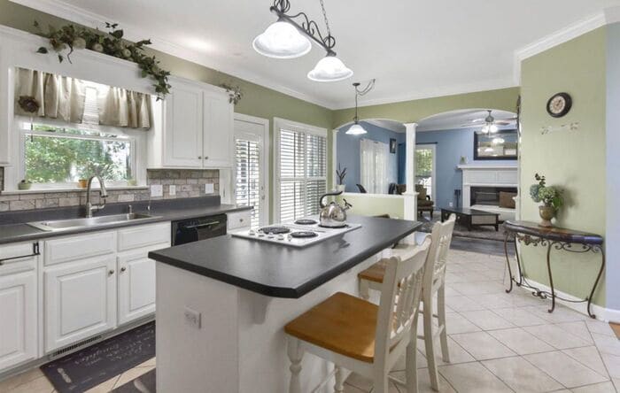 4 Bedroom Chapin Schools - 4 Bedroom Chapin Schools House