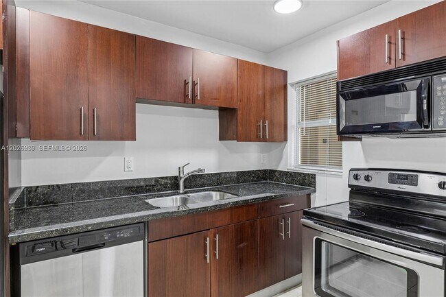 Photo - 4147 Stirling Rd Unit 504
