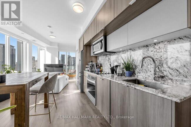 Photo - 575 Bloor St E Unit 2508