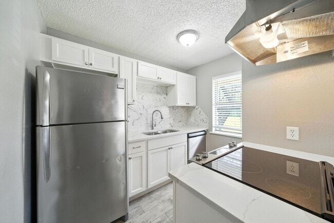 Building Photo - 2501 Gulf Fwy Unit 7A Rental