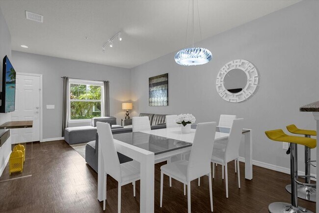 Photo - 5350 Diplomat Ct