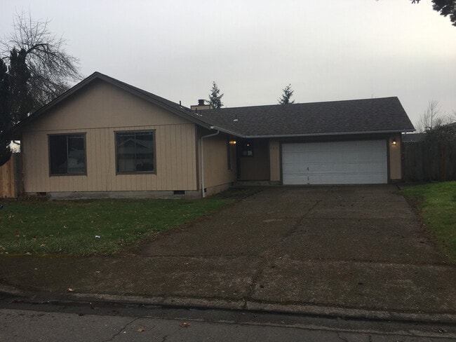 Building Photo - 3BR/2BA House/2-Car Garage in Springfield