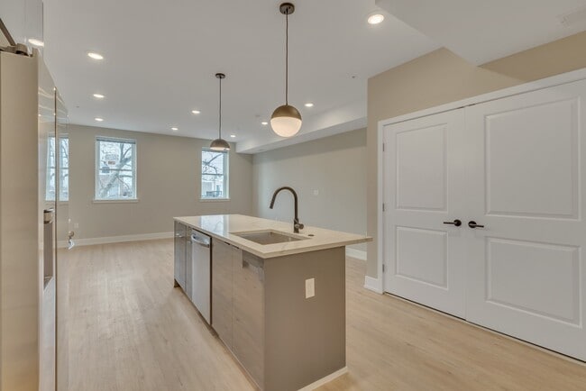 Photo - 937 N 29th St Unidad 4