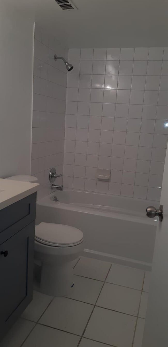 Photo - 1407 NE 56th St Unit 101e