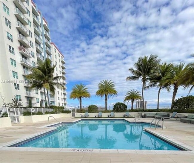 Photo - 3000 Coral Wy Unit 3000 Coral Way 1006