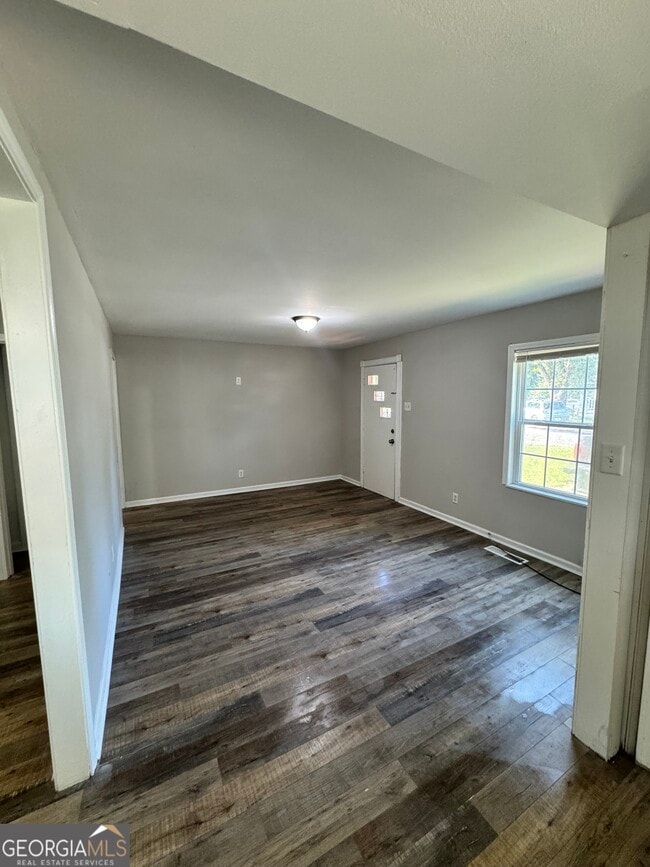 Photo - 1282 Hartley St