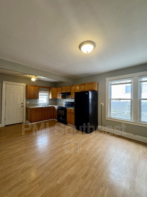 Photo - 50 Montauk Ave Unidad Apt. 1