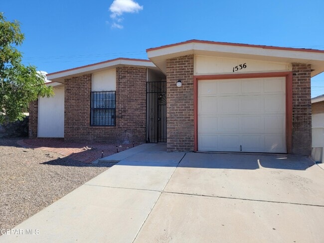 Building Photo - 1536 Dick Mayers Dr