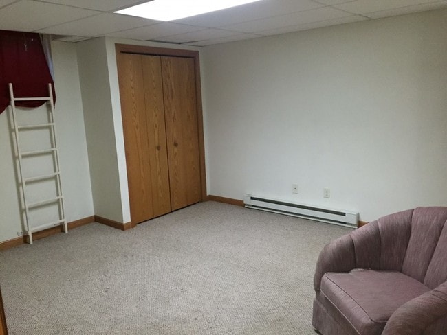 Building Photo - 109 E 2nd St Unit 9