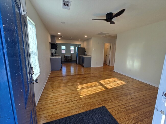 Photo - 914 Avenue K