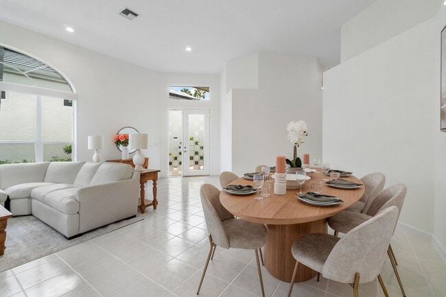 Photo - 120 Coral Cay Dr