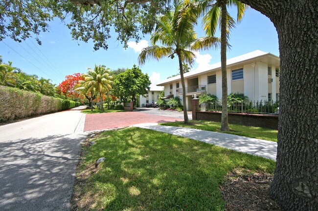 Gardens of Pinecrest