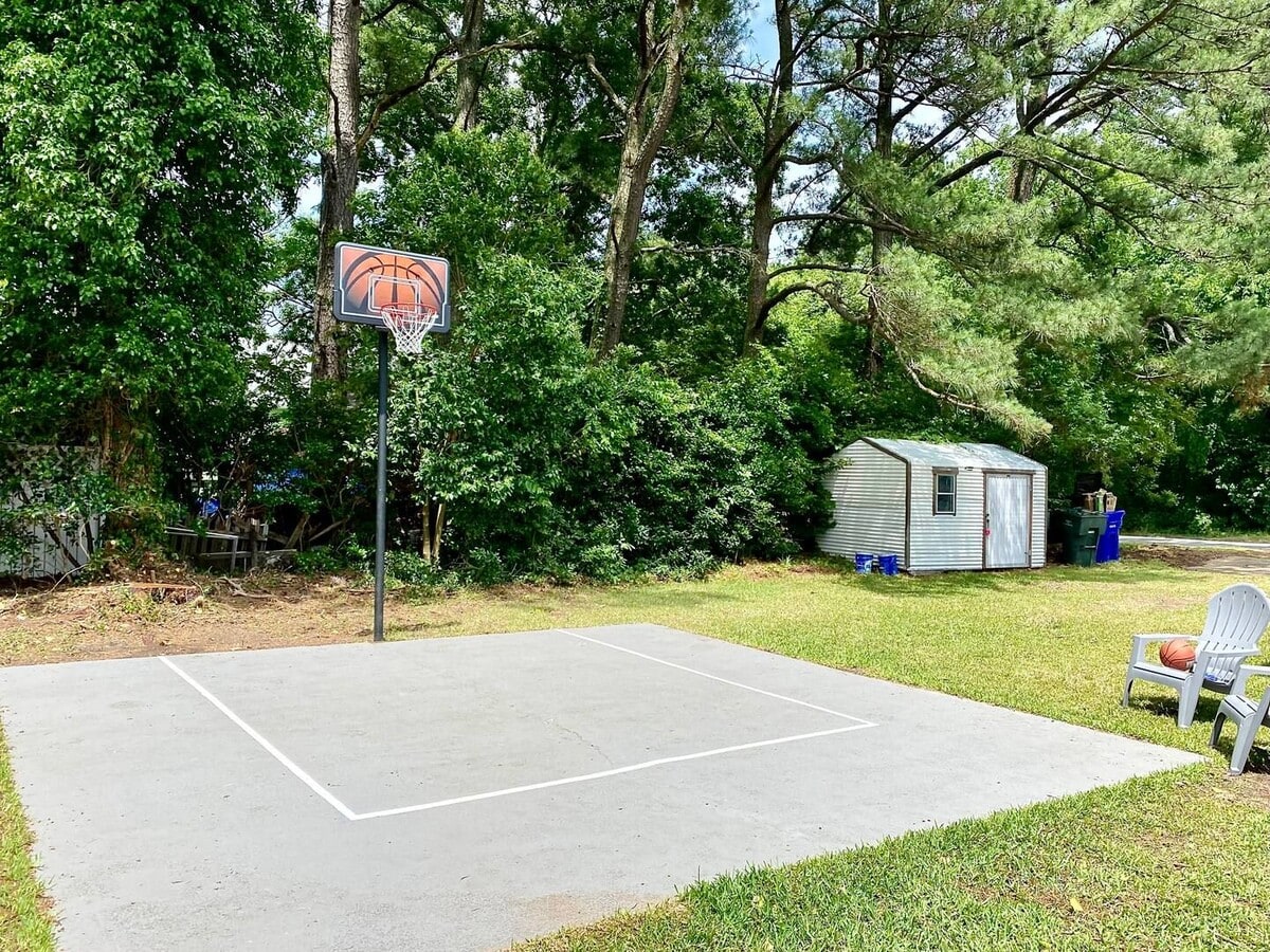 Photo - 7147 Midfield St