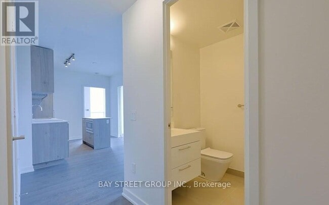 Photo - 1 Yorkville Ave Unit 4008