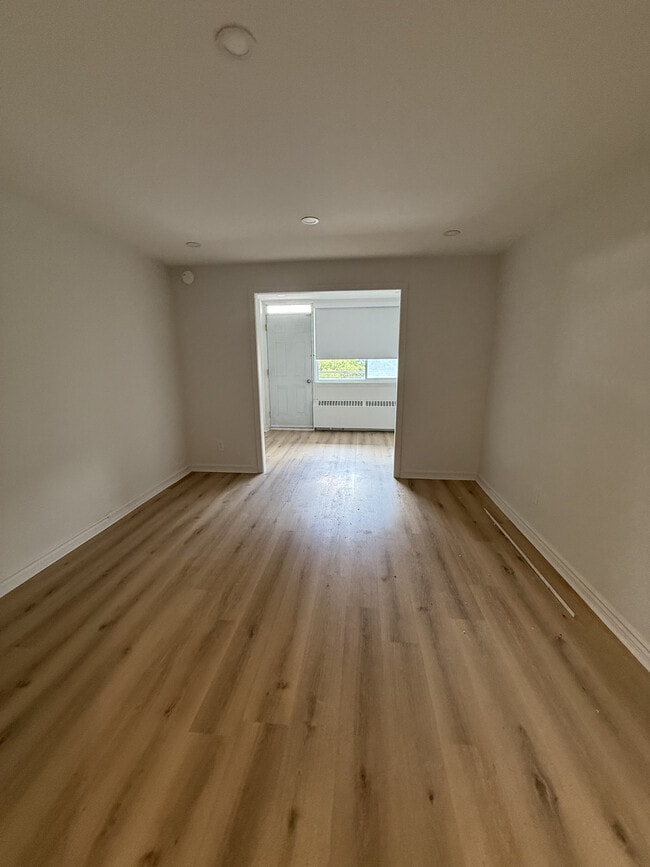 Building Photo - 1190 Rue Du Fort