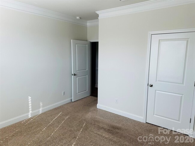 Photo - 340 Secretariat Dr