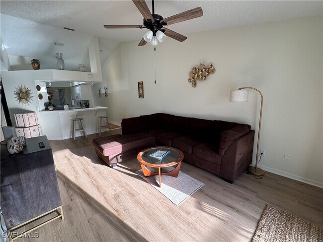 Photo - 137 Wading Bird Cir Unidad F206