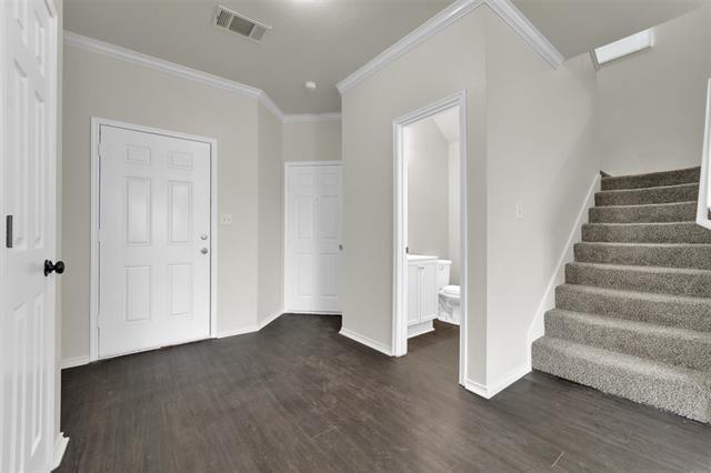 Photo - 338 Castleridge Dr