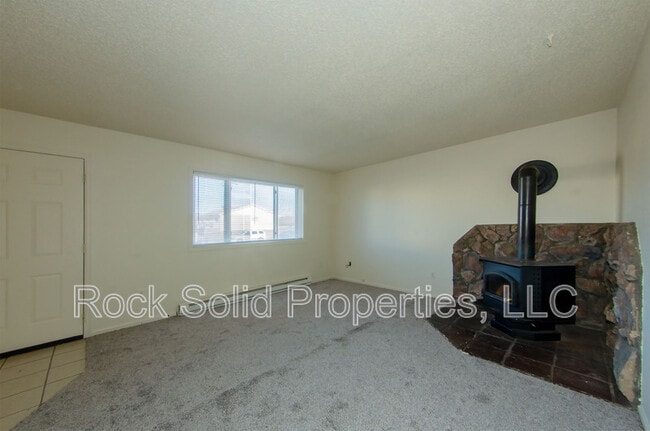 Photo - 1825 Edgewater Ave