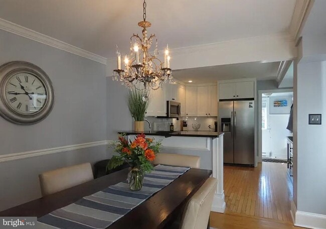 Photo - 143 N State St