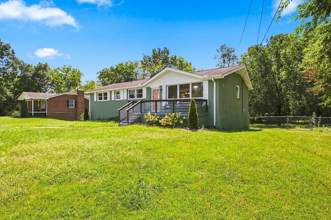 1614 Shady Cir