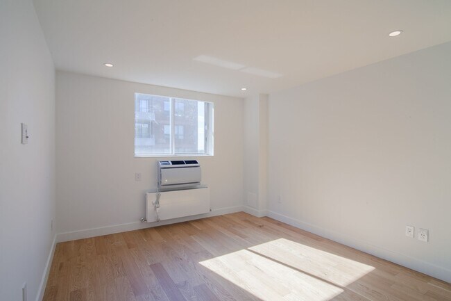 Photo - 4800 Maisonneuve Blvd W Unit 604