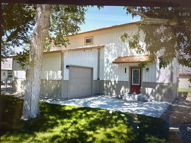 Photo - 407 Walnut St