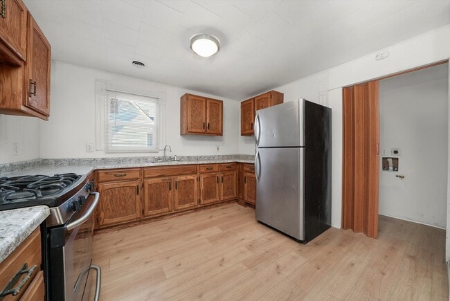 Photo - 1097 E Merchant St