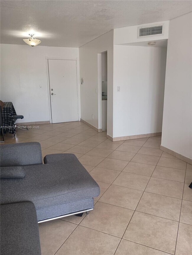 Photo - 18100 Atlantic Blvd Unit 312