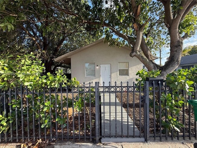 Building Photo - 253 NW 48th St Unit /