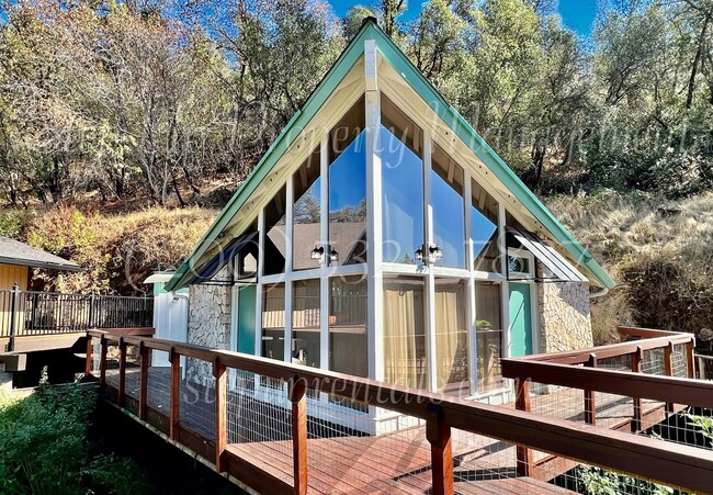 Building Photo - Unique Diamond Find In The Heart Of Historic Downtown Sonora!!!